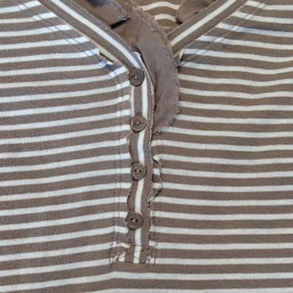 [3/$10] Striped ruffle shirt - Old Navy XS - Picture 2 of 4